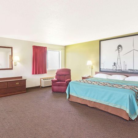 Super 8 By Wyndham Cresco Ia Hotel Buitenkant foto